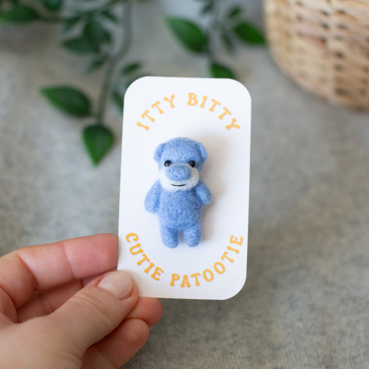 Miniature Bear Brooch – Needle Felted Teddy Lapel Pin - Felt animal pin