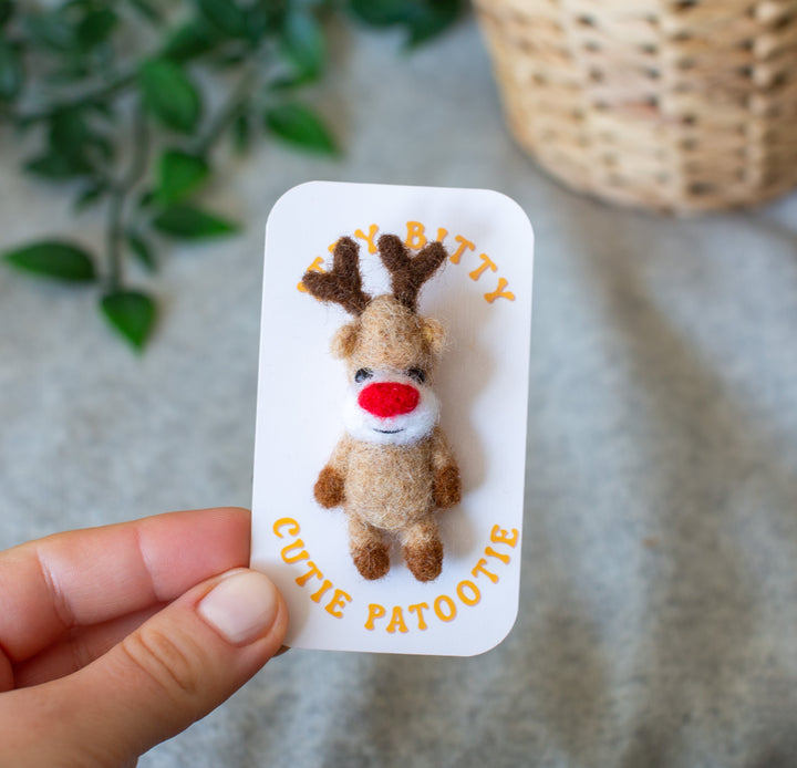 Christmas reindeer felt brooch