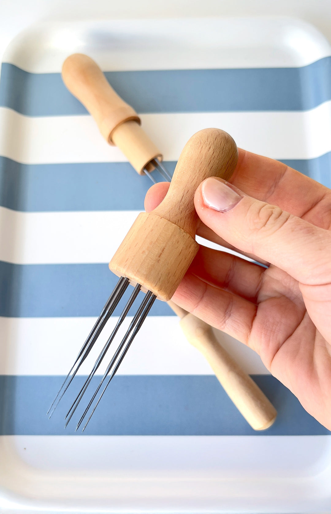 Single Wooden Needle Felting Holder: Ergonomic Wool Felting Tool