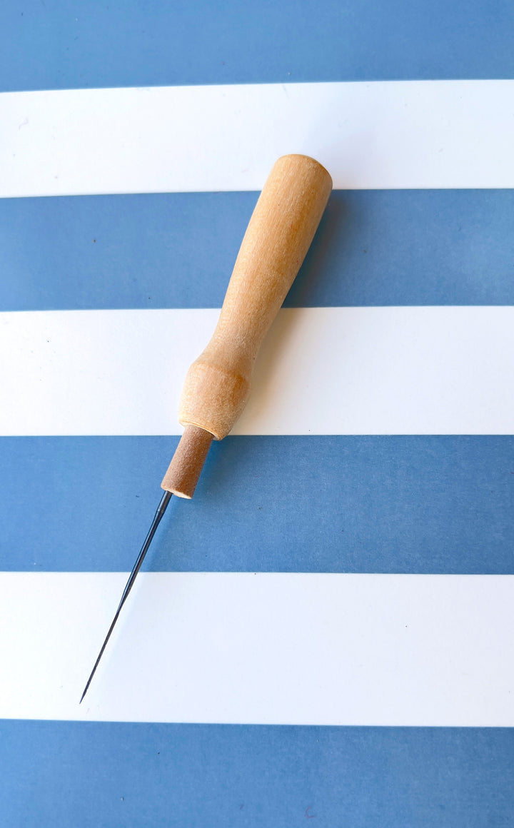 Single Wooden Needle Felting Holder: Ergonomic Wool Felting Tool